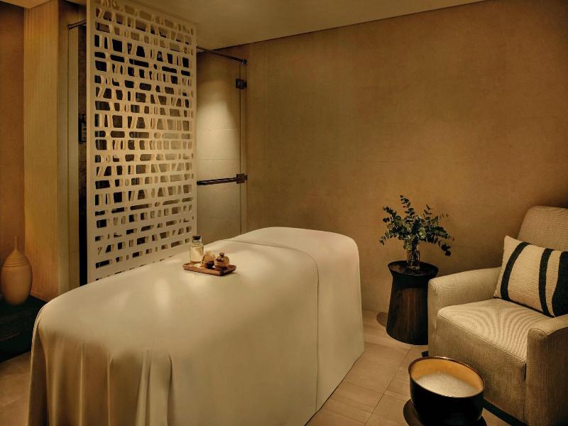 Sheraton Grand Hotel Dubai image