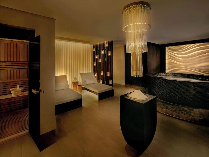 Sheraton Grand Hotel Dubai image