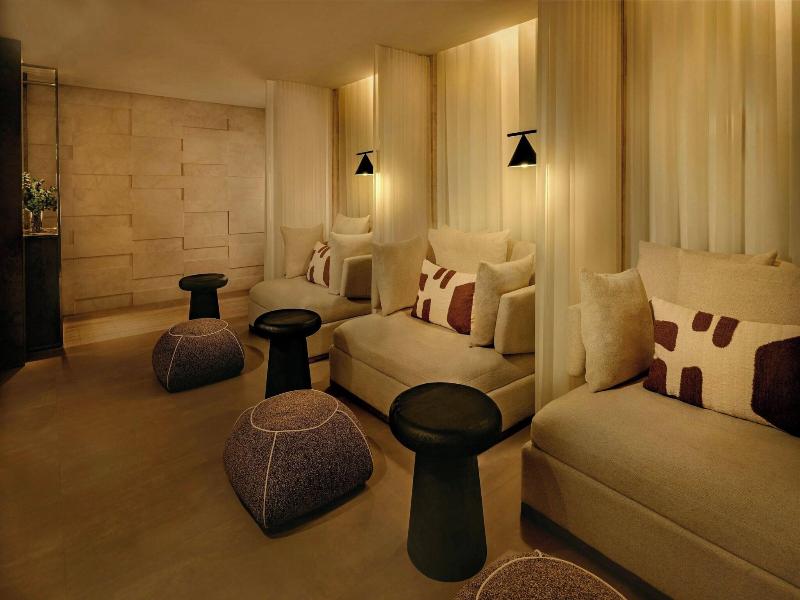 Sheraton Grand Hotel Dubai image