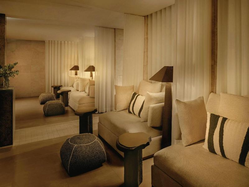 Sheraton Grand Hotel Dubai image