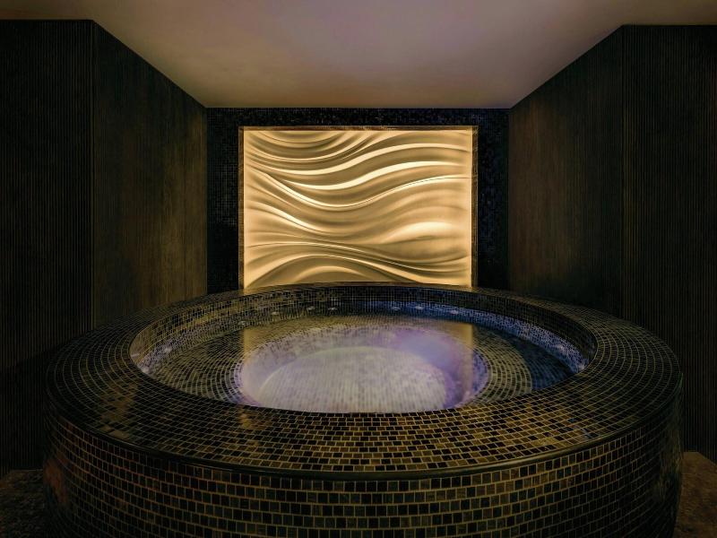 Sheraton Grand Hotel Dubai image