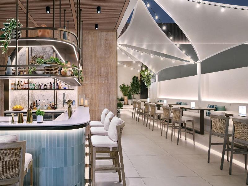 Sheraton Grand Hotel Dubai image