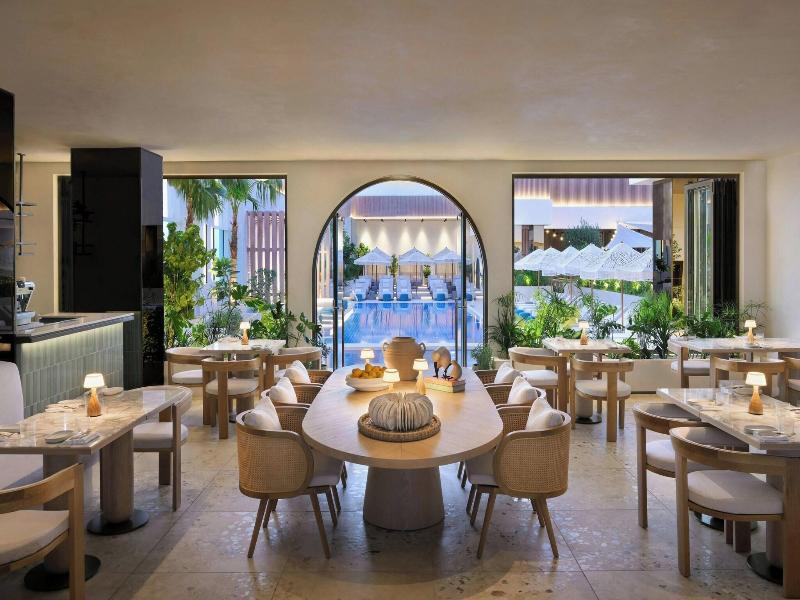 Sheraton Grand Hotel Dubai image