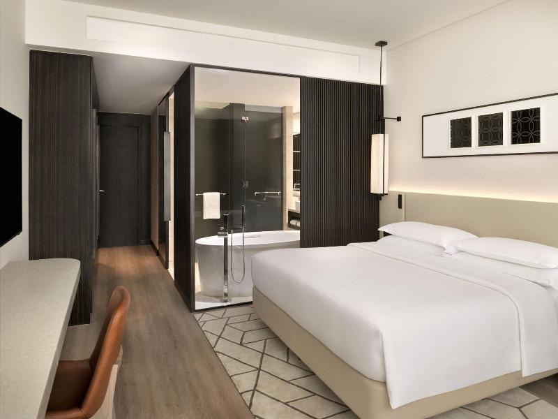 Sheraton Grand Hotel Dubai image