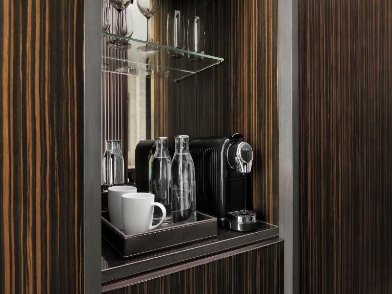 Sheraton Grand Hotel Dubai image