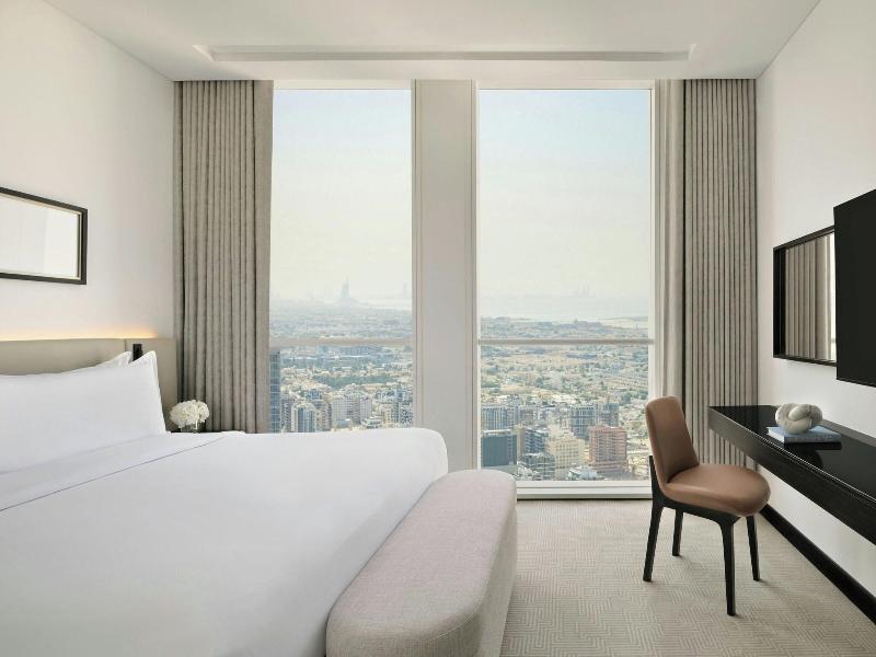 Sheraton Grand Hotel Dubai image