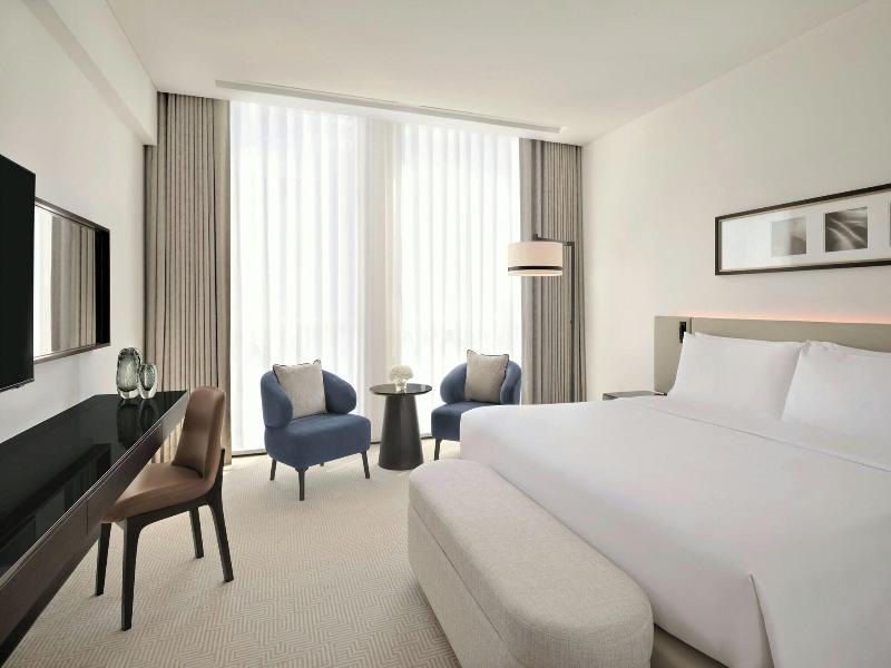 Sheraton Grand Hotel Dubai image