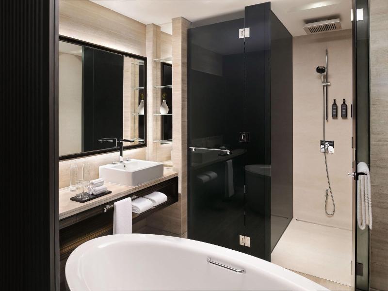 Sheraton Grand Hotel Dubai image