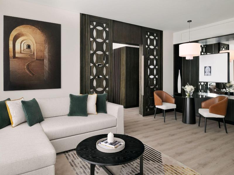 Sheraton Grand Hotel Dubai image