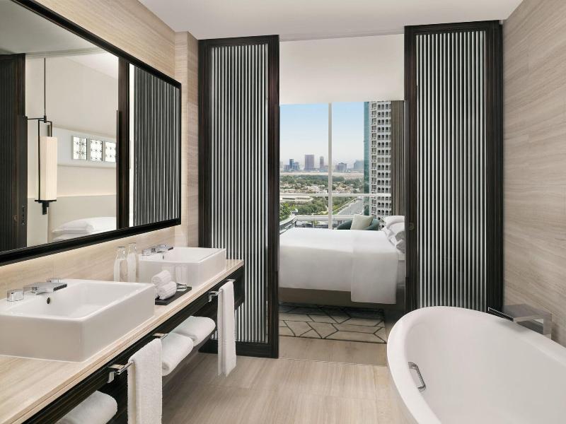 Sheraton Grand Hotel Dubai image