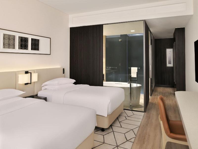 Sheraton Grand Hotel Dubai image