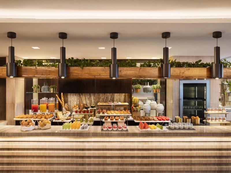 Sheraton Grand Hotel Dubai image