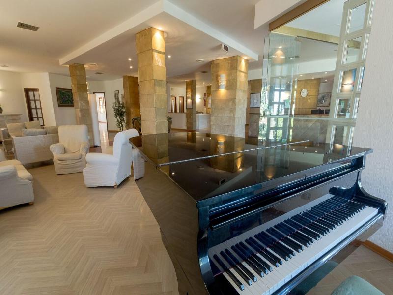 Perla del Golfo Hotel & Resort image