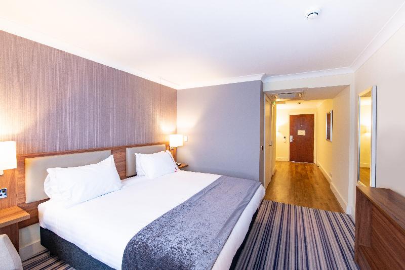 Holiday Inn Cardiff North image