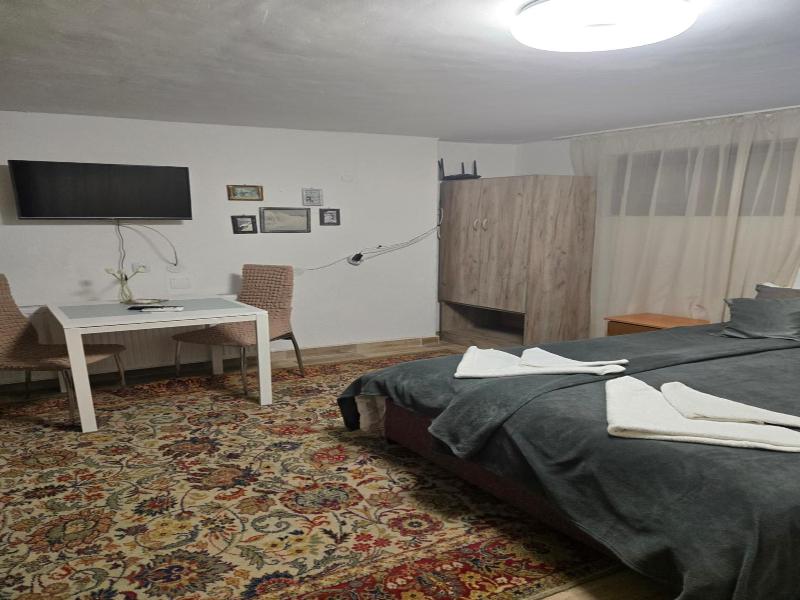 Pirina Club Hotel image