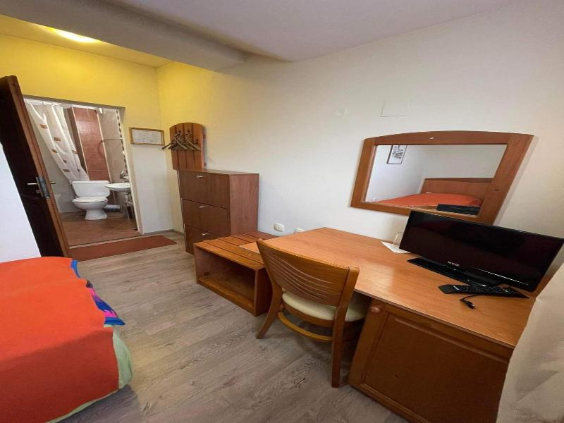 Pirina Club Hotel image