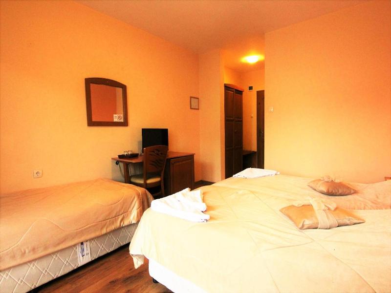 Pirina Club Hotel image