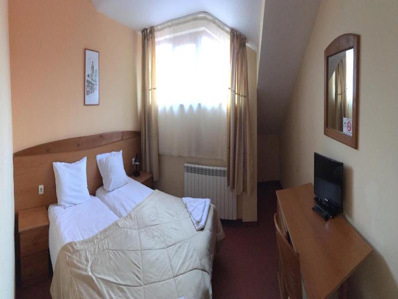 Pirina Club Hotel image