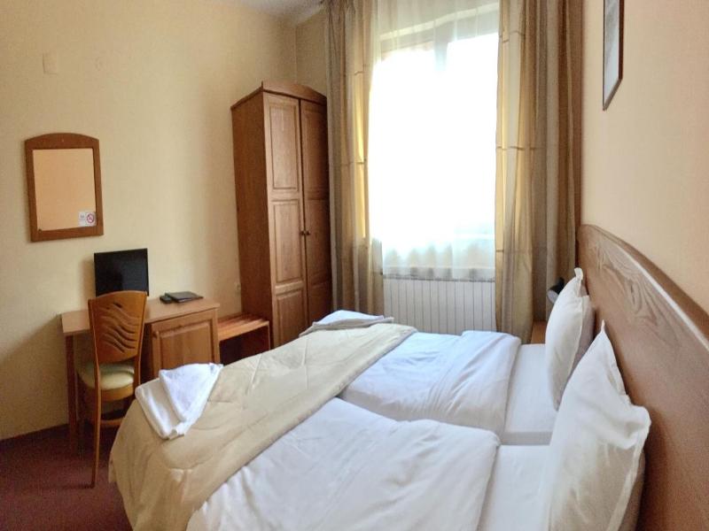 Pirina Club Hotel image