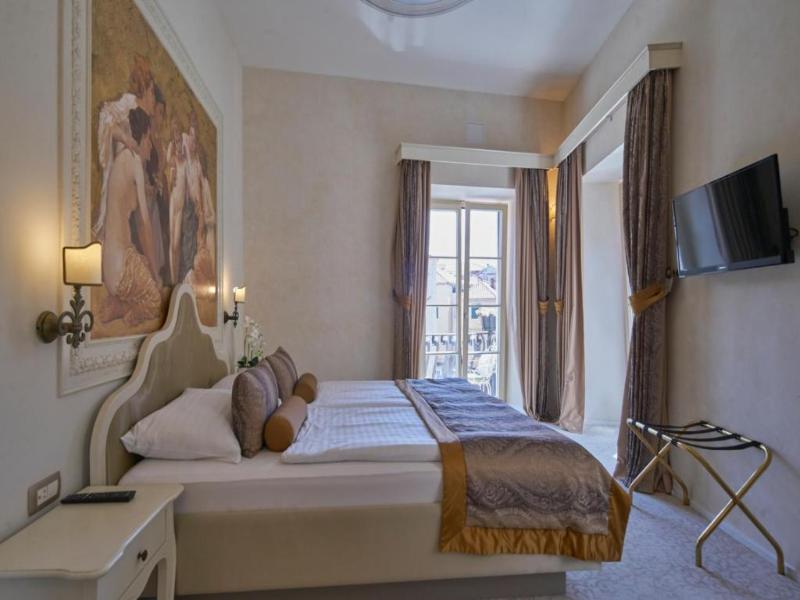 Heritage Hotel Life Palace image