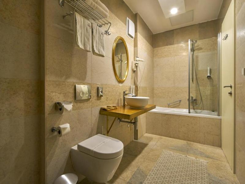 Heritage Hotel Life Palace image