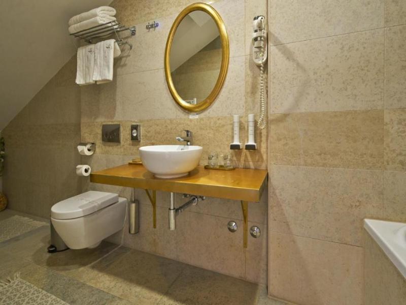 Heritage Hotel Life Palace image
