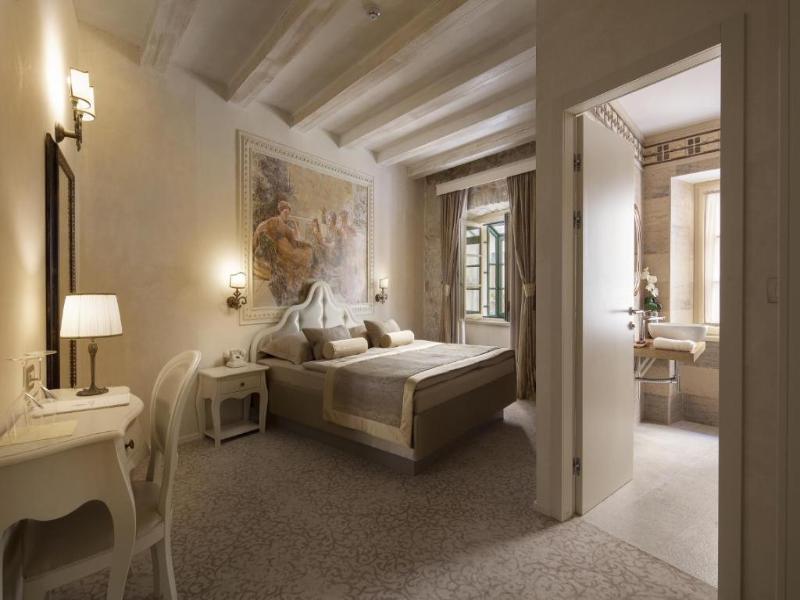 Heritage Hotel Life Palace image