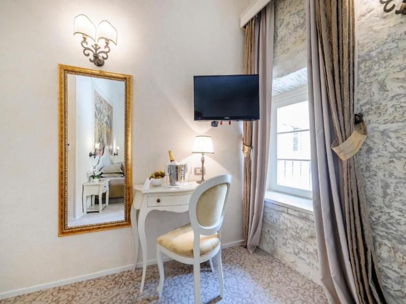 Heritage Hotel Life Palace image