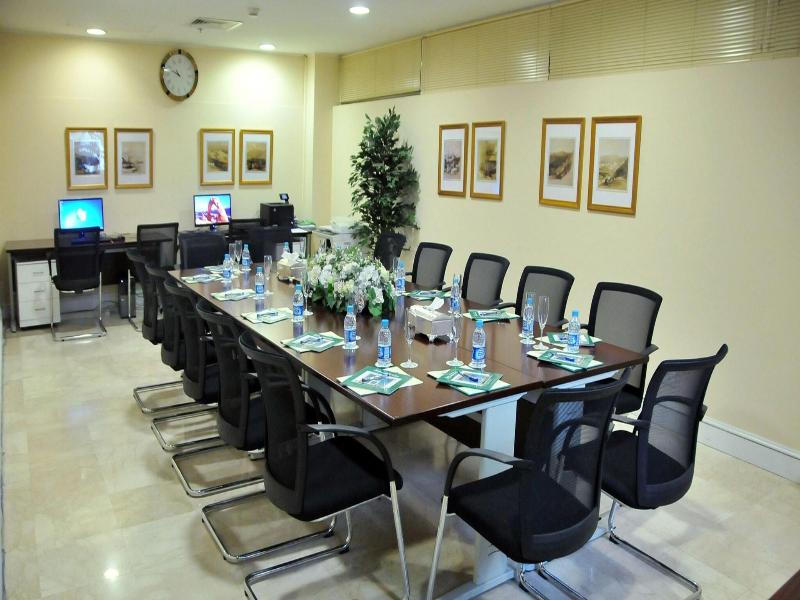 Habitat Hotel All Suites image