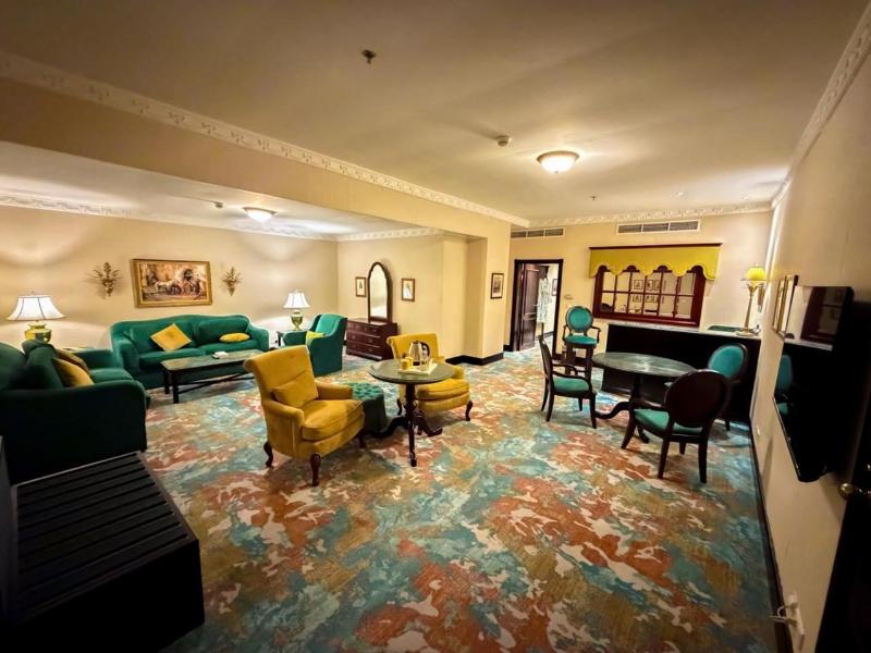Habitat Hotel All Suites image