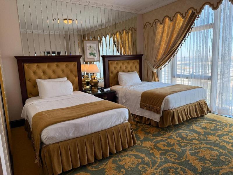 Habitat Hotel All Suites image