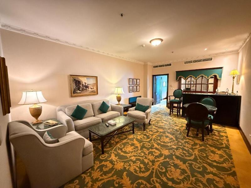 Habitat Hotel All Suites image