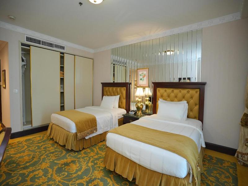 Habitat Hotel All Suites image