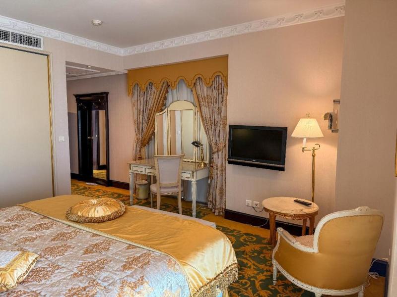 Habitat Hotel All Suites image