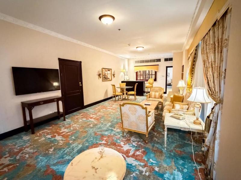 Habitat Hotel All Suites image
