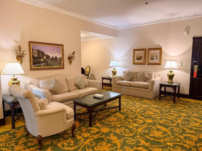 Habitat Hotel All Suites image