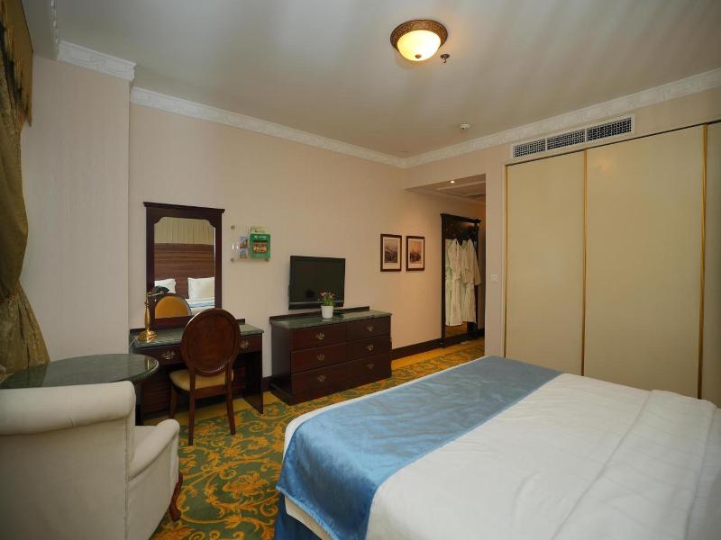 Habitat Hotel All Suites image