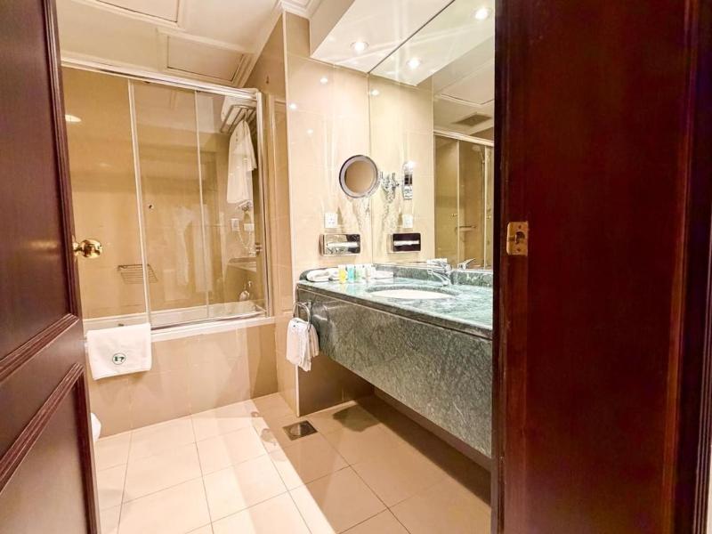 Habitat Hotel All Suites image