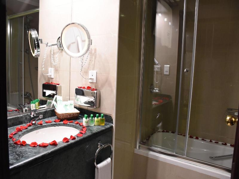 Habitat Hotel All Suites image