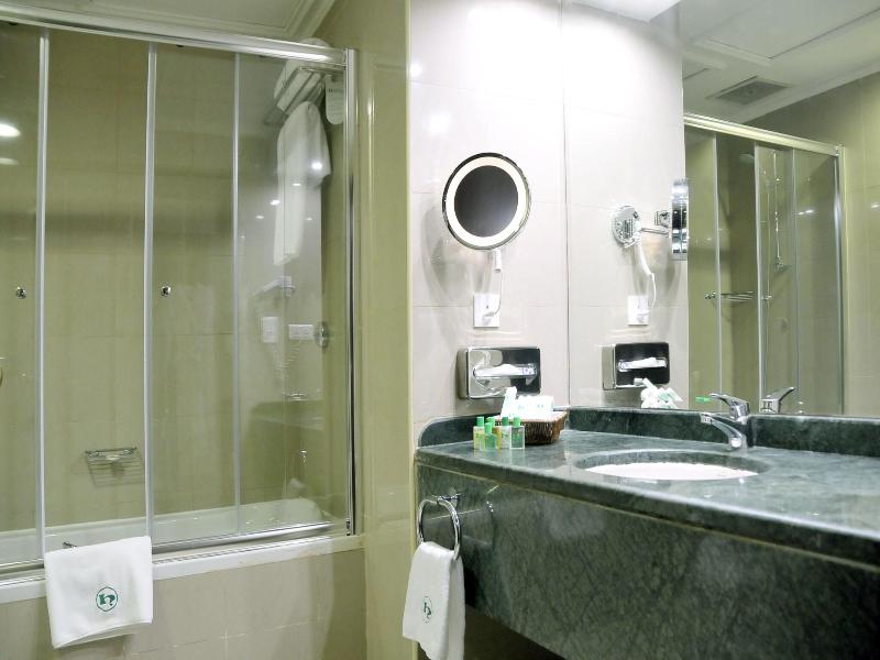 Habitat Hotel All Suites image