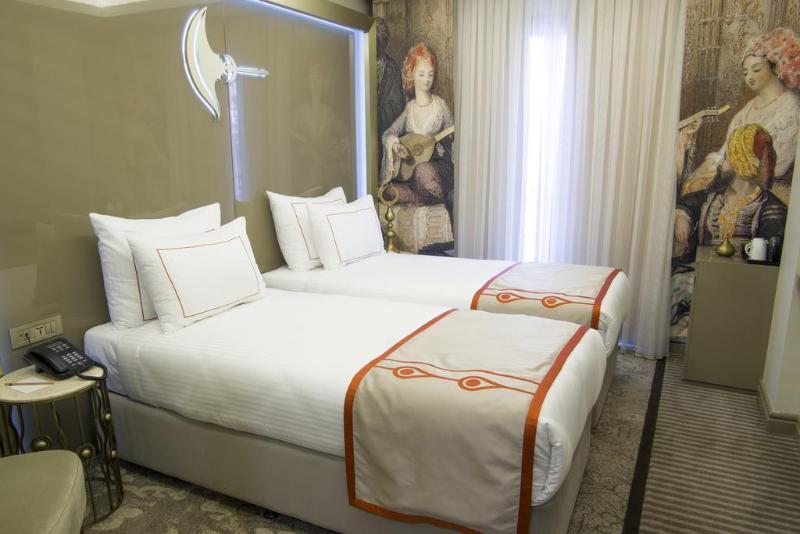 Deluxe Corner Double or Twin with Balcony