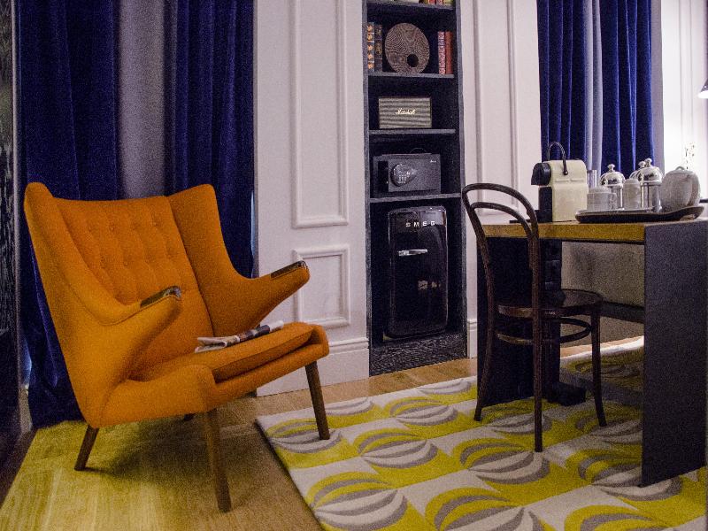 Browns Central Hotel image