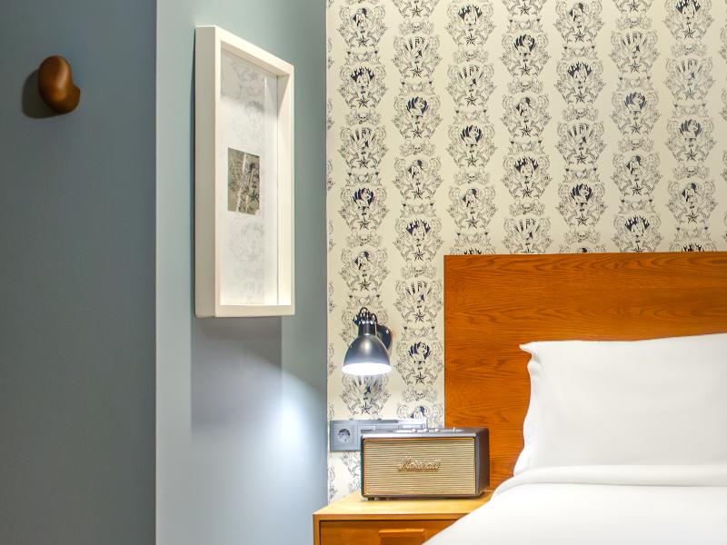 Browns Central Hotel image