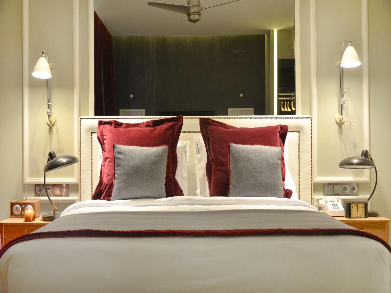Browns Central Hotel image