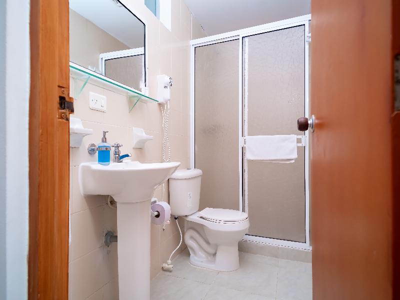 Hotel Portobelo beach image