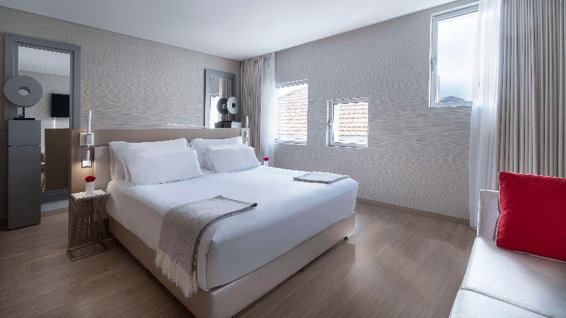 NH Collection Porto Batalha image
