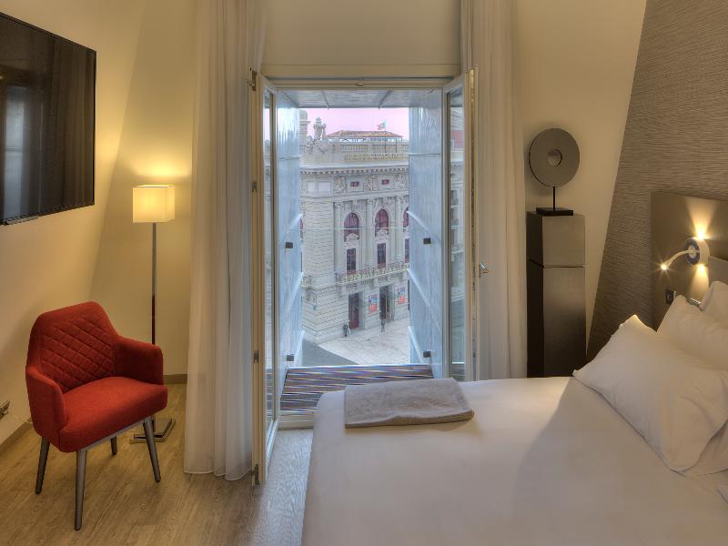 NH Collection Porto Batalha image