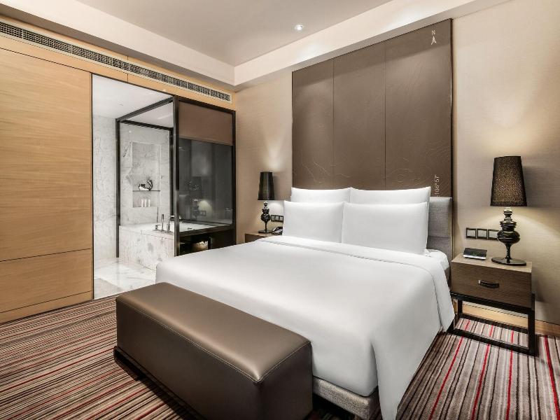 Deluxe Suite, 1 Bedroom (1 King Bed)