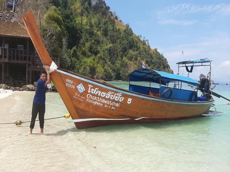 Koh Jum Beach Villas image