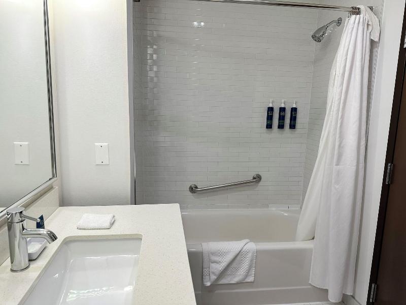 Four Points by Sheraton Edmonton Gateway image
